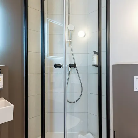 Hotel Kyriad Eco - *
